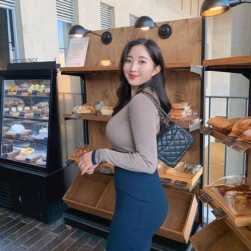 岛国网友表示，在中国有一种把蒸得糯糯的面包蘸上炼乳吃的超棒的食物，怎么没人早点告诉我啊！！！